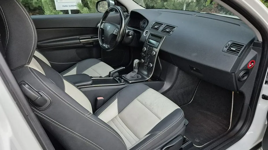 VOLVO C30 -