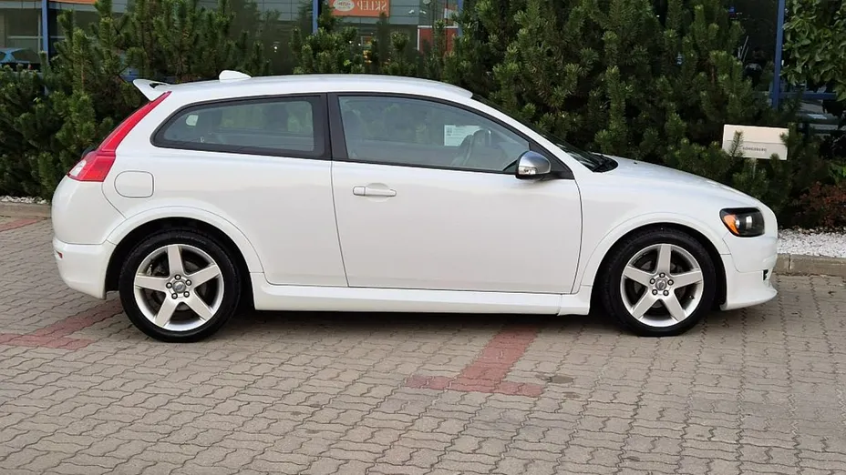 VOLVO C30 -