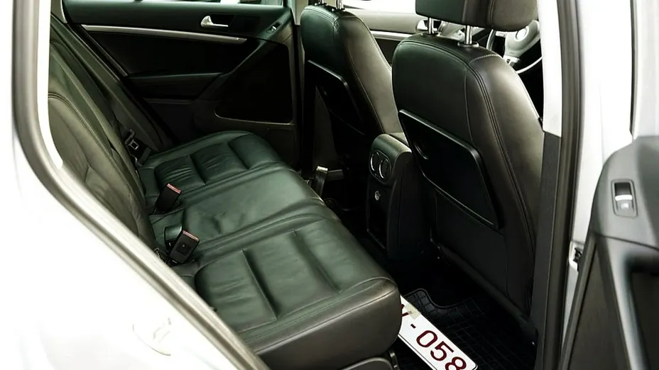 VOLKSWAGEN Tiguan -