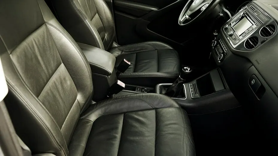 VOLKSWAGEN Tiguan -