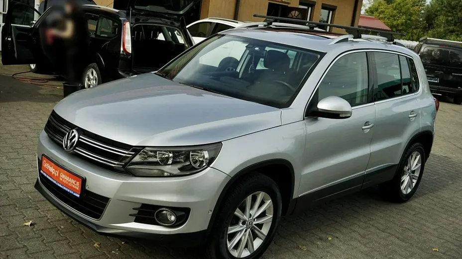 VOLKSWAGEN Tiguan -