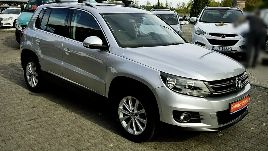 VOLKSWAGEN Tiguan -