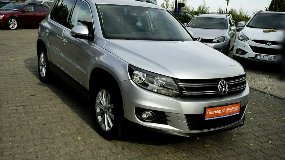 VOLKSWAGEN Tiguan -