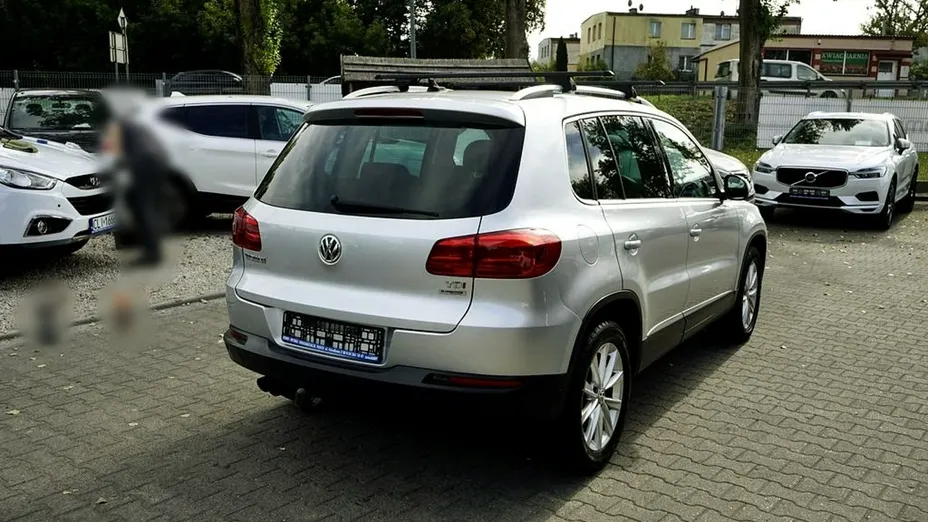 VOLKSWAGEN Tiguan -