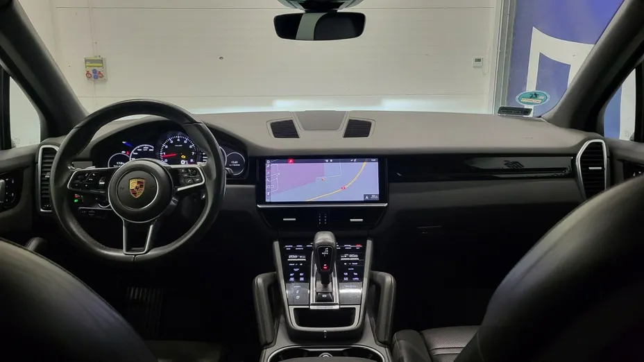 PORSCHE Cayenne -