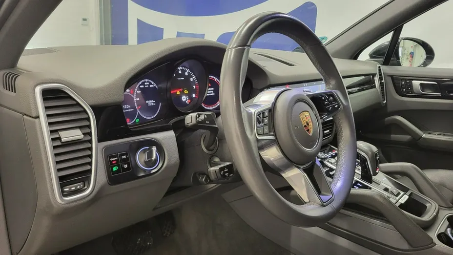 PORSCHE Cayenne -