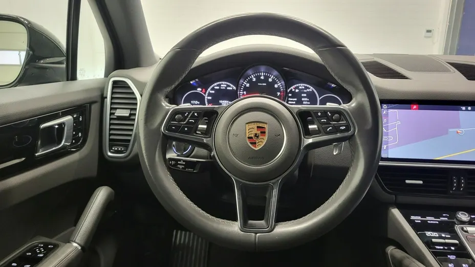 PORSCHE Cayenne -
