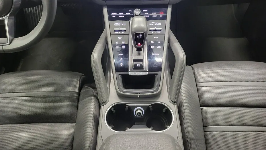 PORSCHE Cayenne -