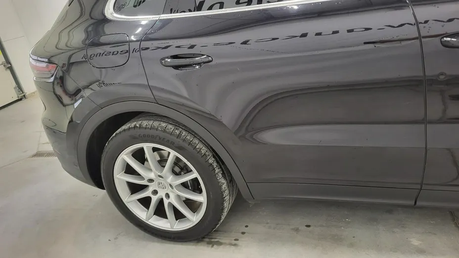 PORSCHE Cayenne -