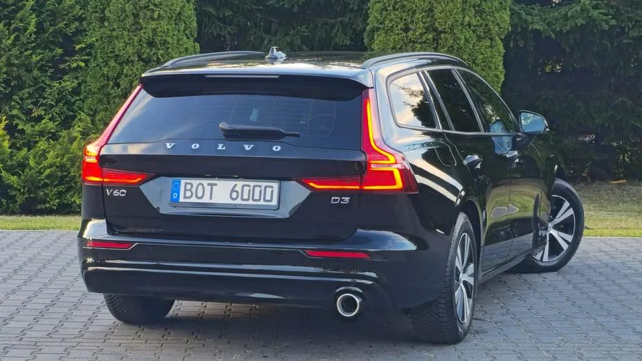 VOLVO V60 -