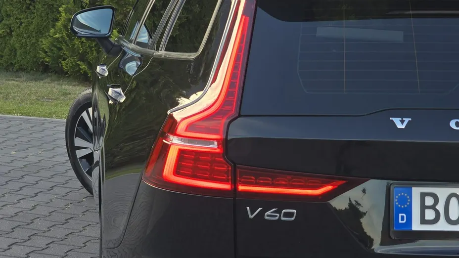 VOLVO V60 -