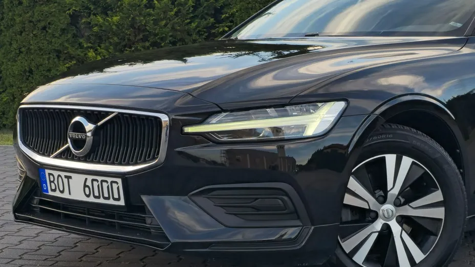 VOLVO V60 -