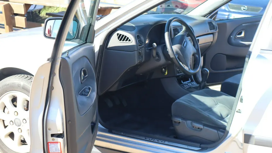 VOLVO S40 -