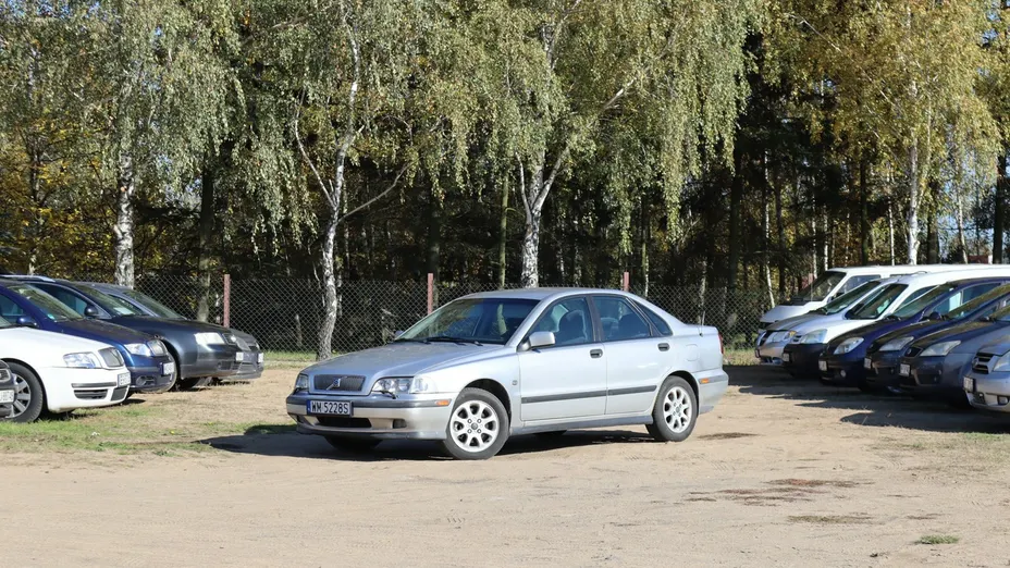 VOLVO S40 -