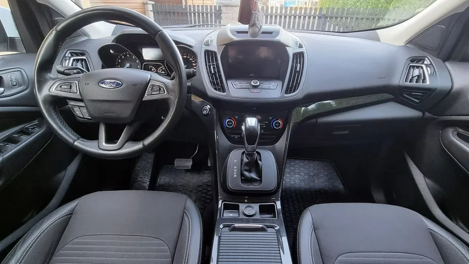 FORD Kuga -