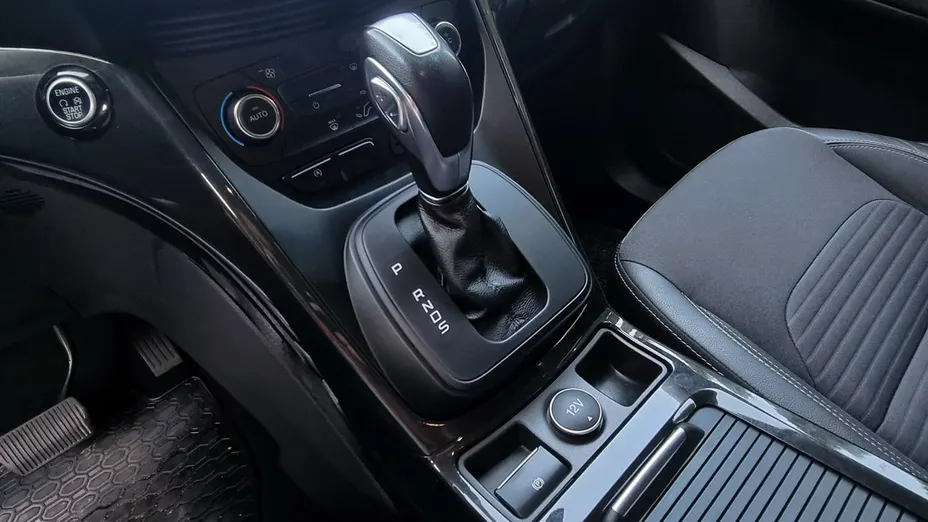 FORD Kuga -