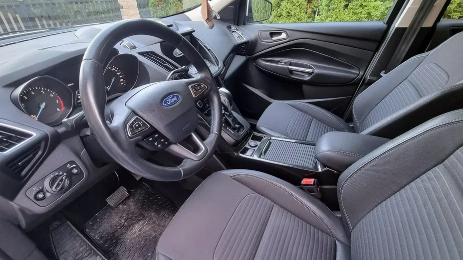 FORD Kuga -