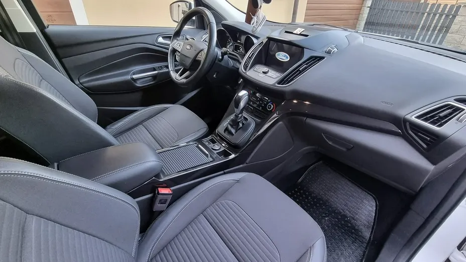 FORD Kuga -