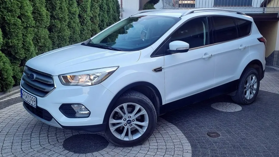 FORD Kuga -
