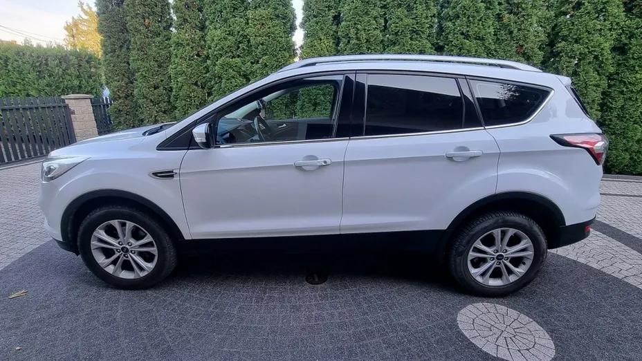 FORD Kuga -