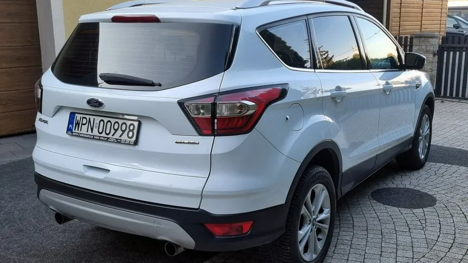 FORD Kuga -