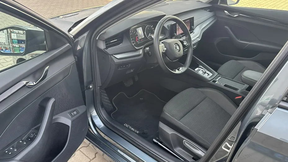 SKODA Octavia -