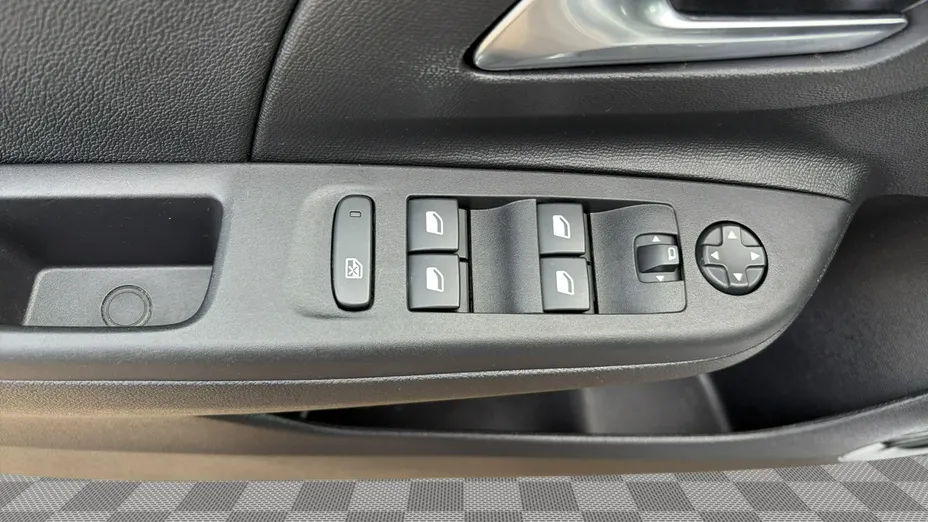 OPEL Corsa -