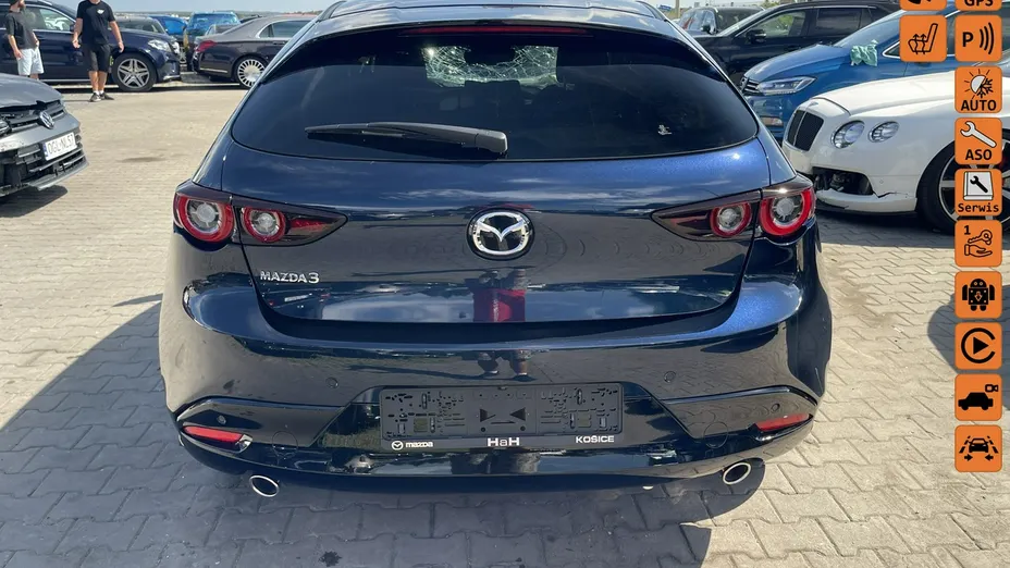 MAZDA 3 -