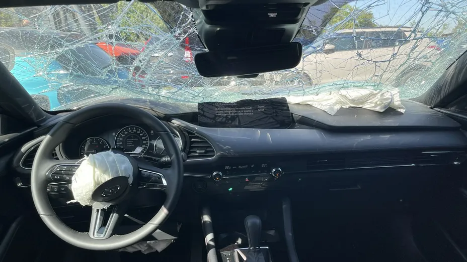 MAZDA 3 -