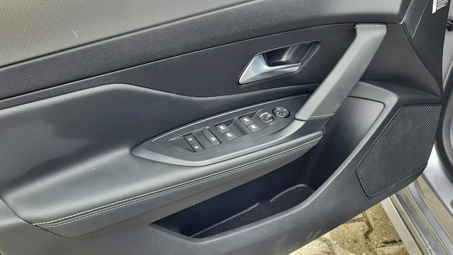 PEUGEOT 308 -