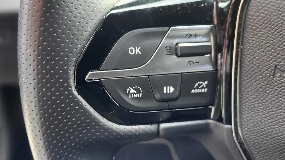 PEUGEOT 308 -