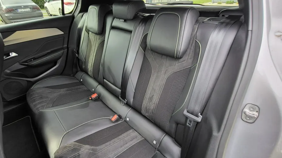 PEUGEOT 308 -