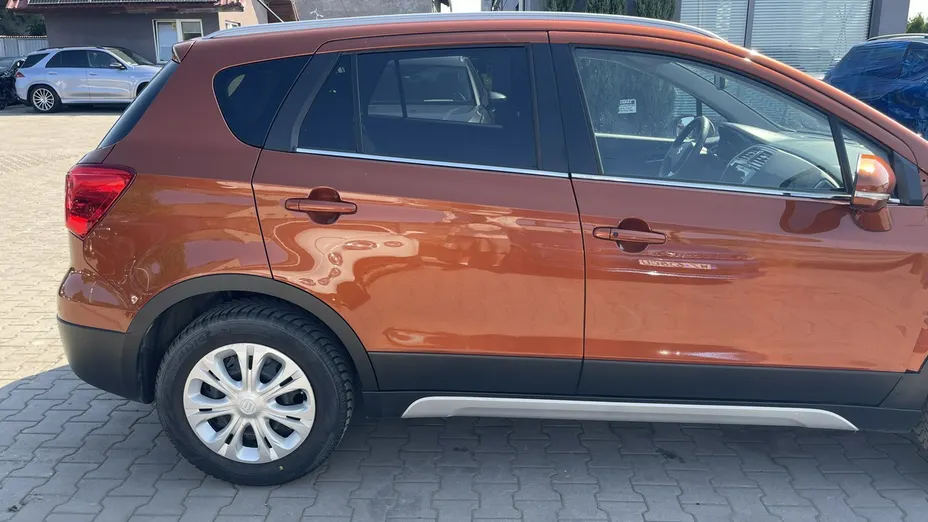 SUZUKI S-Cross -