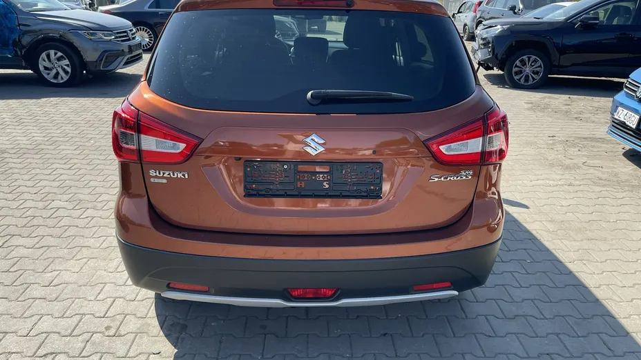 SUZUKI S-Cross -