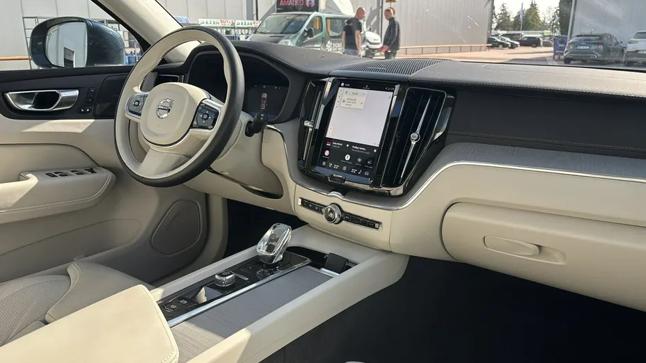 VOLVO XC60 -