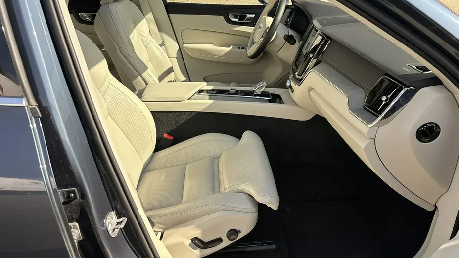 VOLVO XC60 -