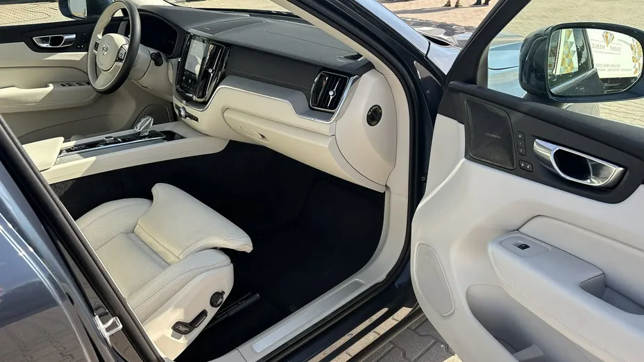 VOLVO XC60 -
