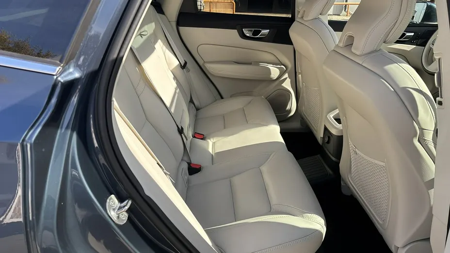 VOLVO XC60 -