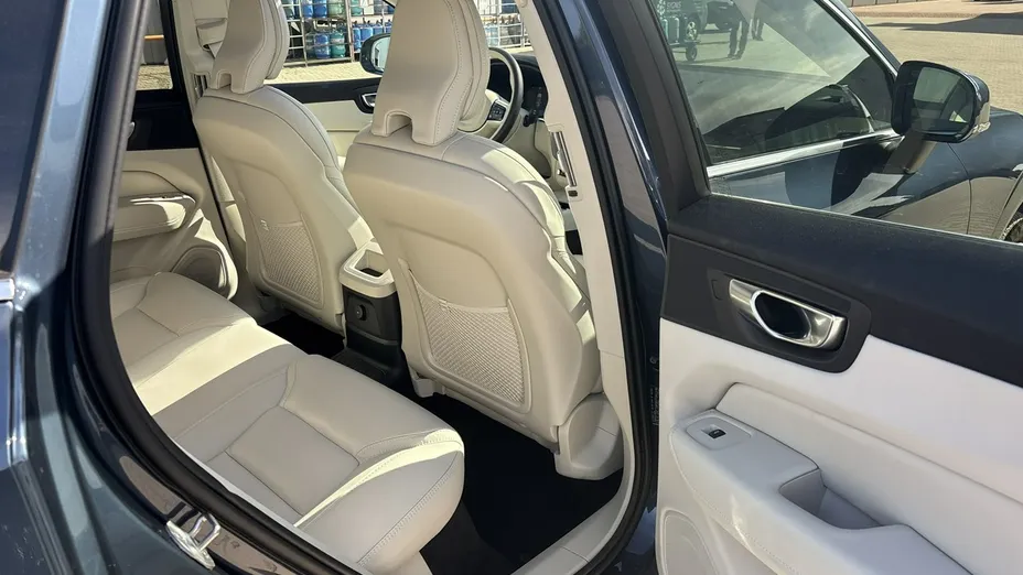 VOLVO XC60 -