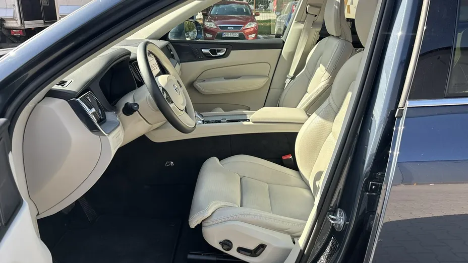 VOLVO XC60 -