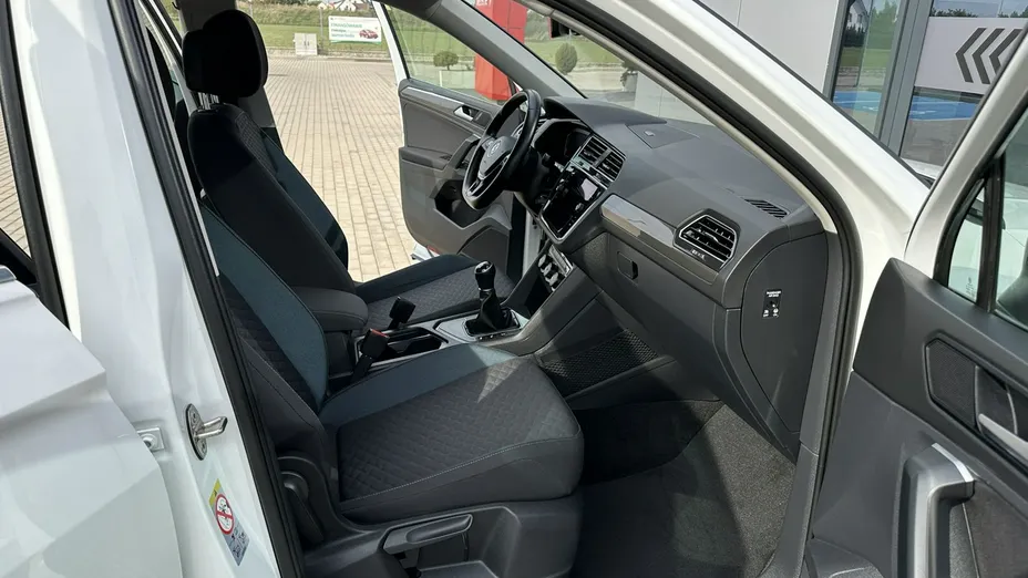 VOLKSWAGEN Tiguan -