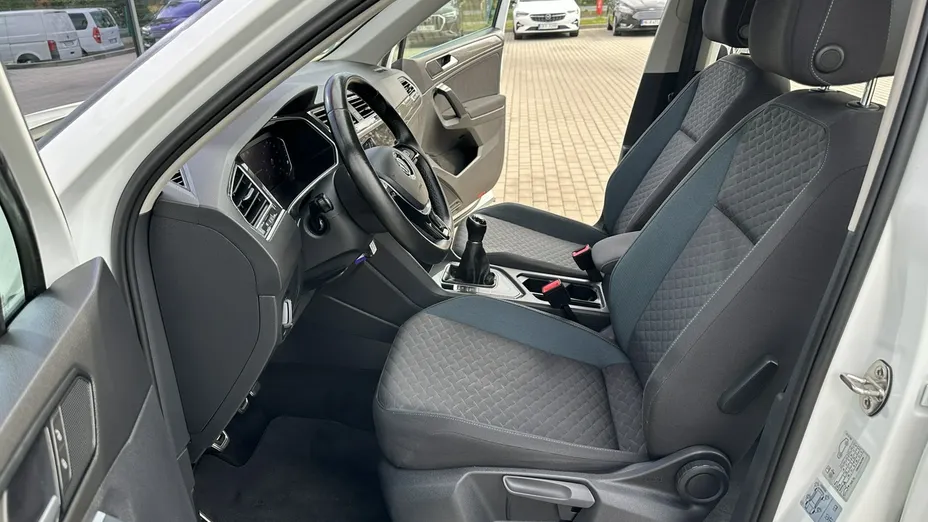 VOLKSWAGEN Tiguan -