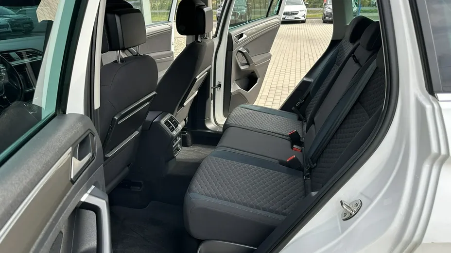 VOLKSWAGEN Tiguan -