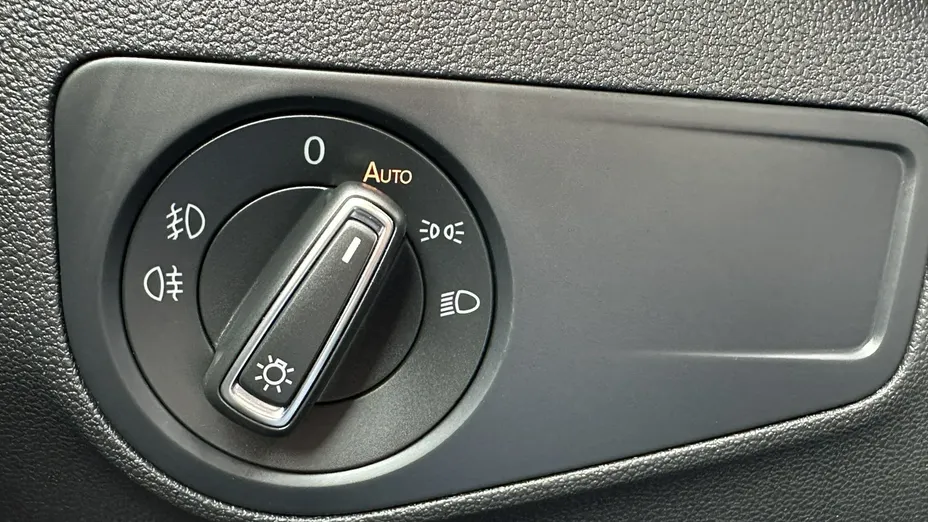 VOLKSWAGEN Tiguan -