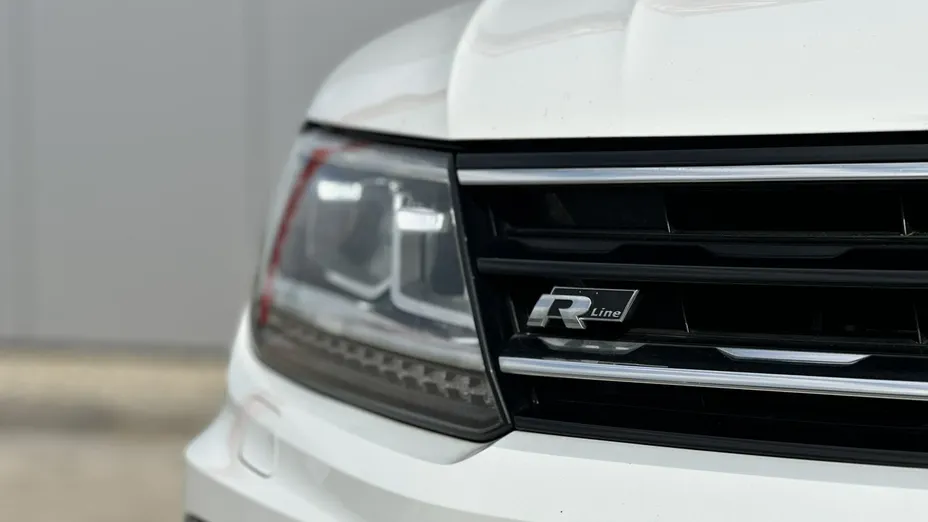 VOLKSWAGEN Tiguan -