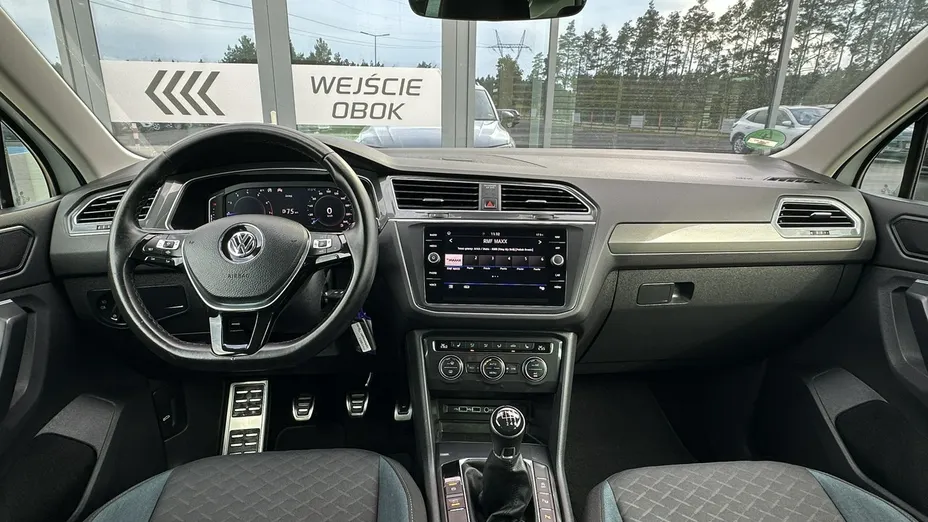 VOLKSWAGEN Tiguan -