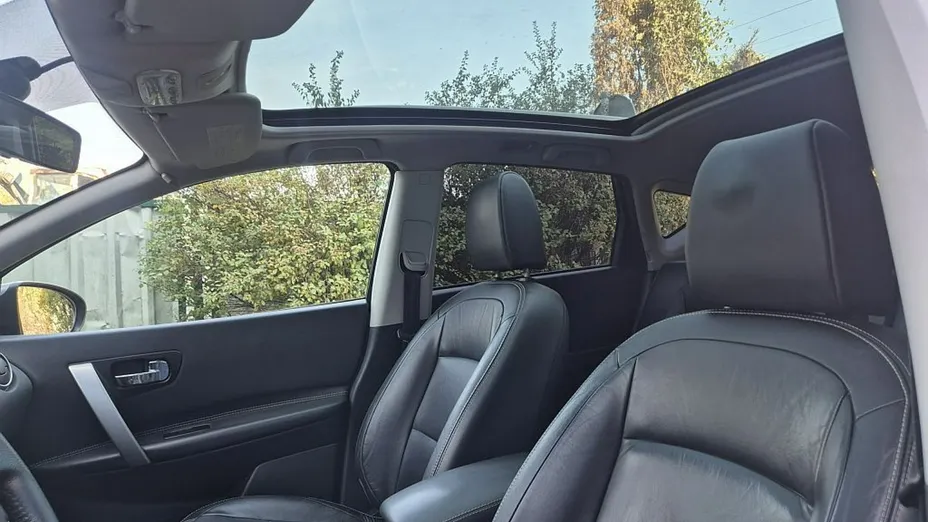 NISSAN Qashqai -