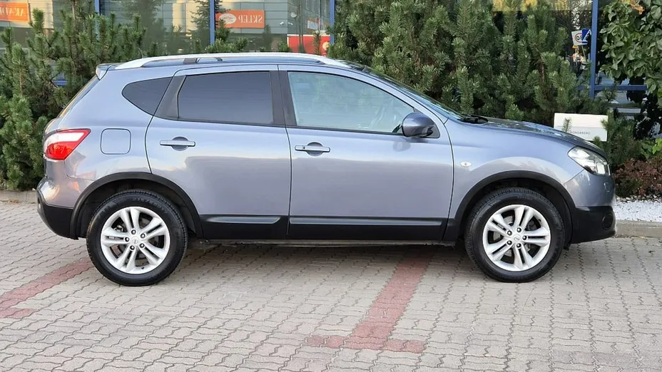 NISSAN Qashqai -