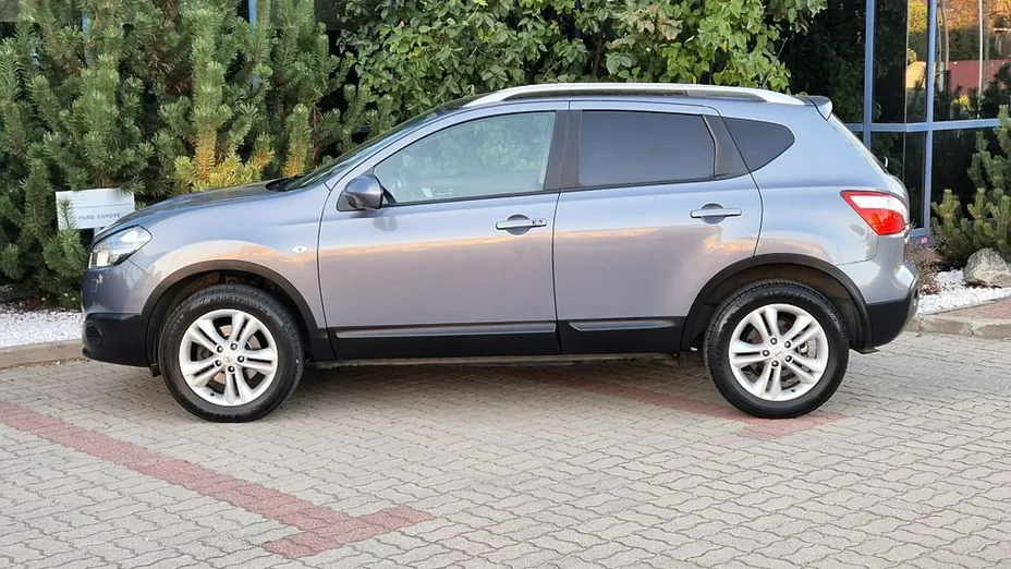 NISSAN Qashqai -