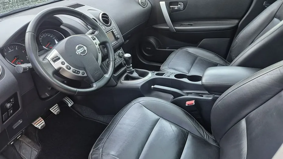 NISSAN Qashqai -